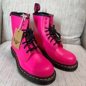 Dr. Martens 1460 SMOOTH LEATHER LACE UP BOOTS size W6